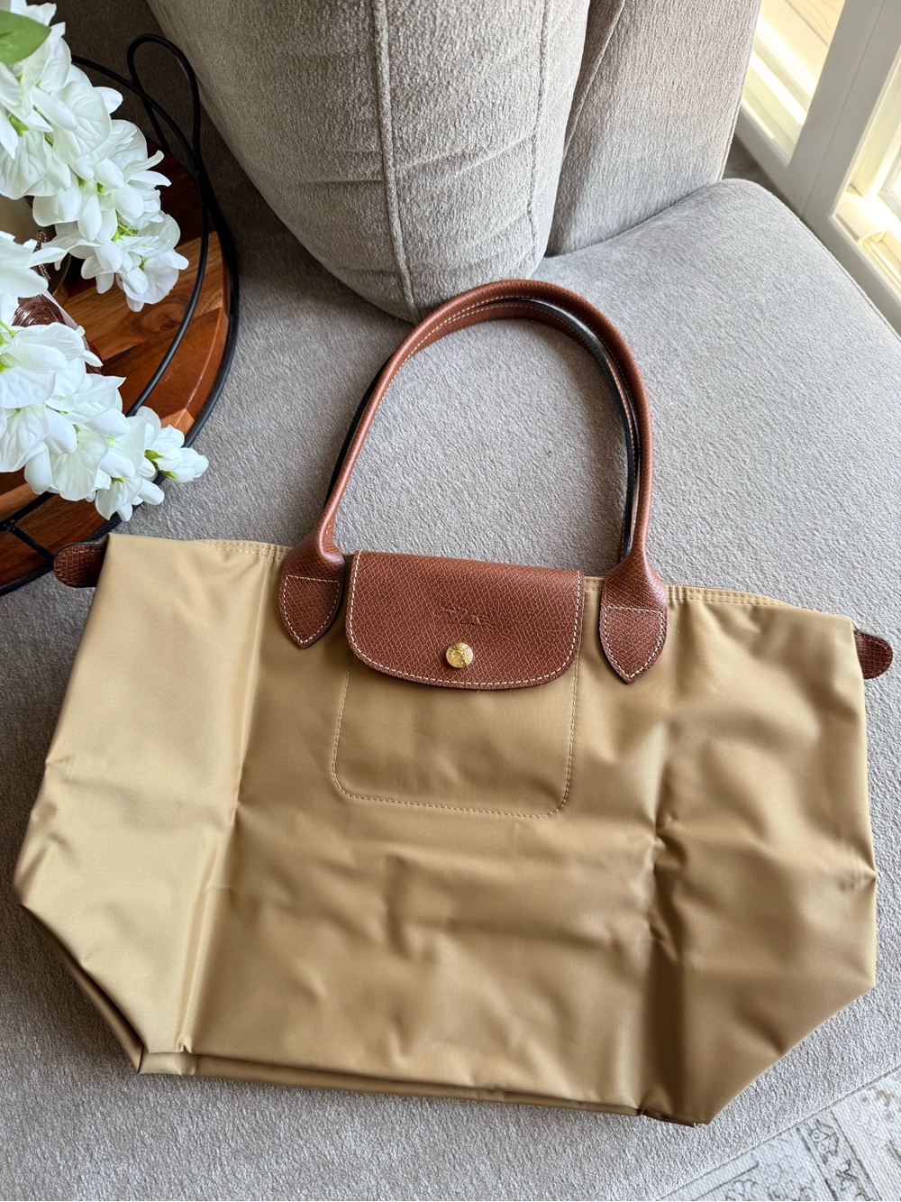 Longchamp Two-Tone Shoulder Bag in Beige and Brown - Picture 4 of 6